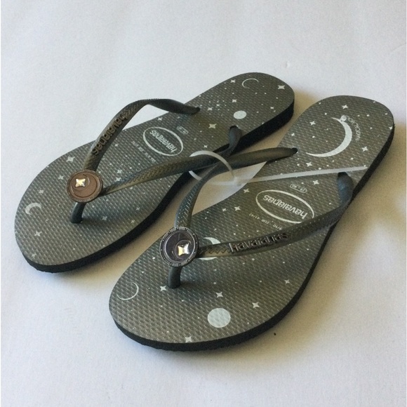 HAVAIANAS WOMENS MOON AND STARS CRYSTAL EMBELLISHED FLIP FLOPS GRAY SZ 9/10 NWOT - Picture 1 of 12